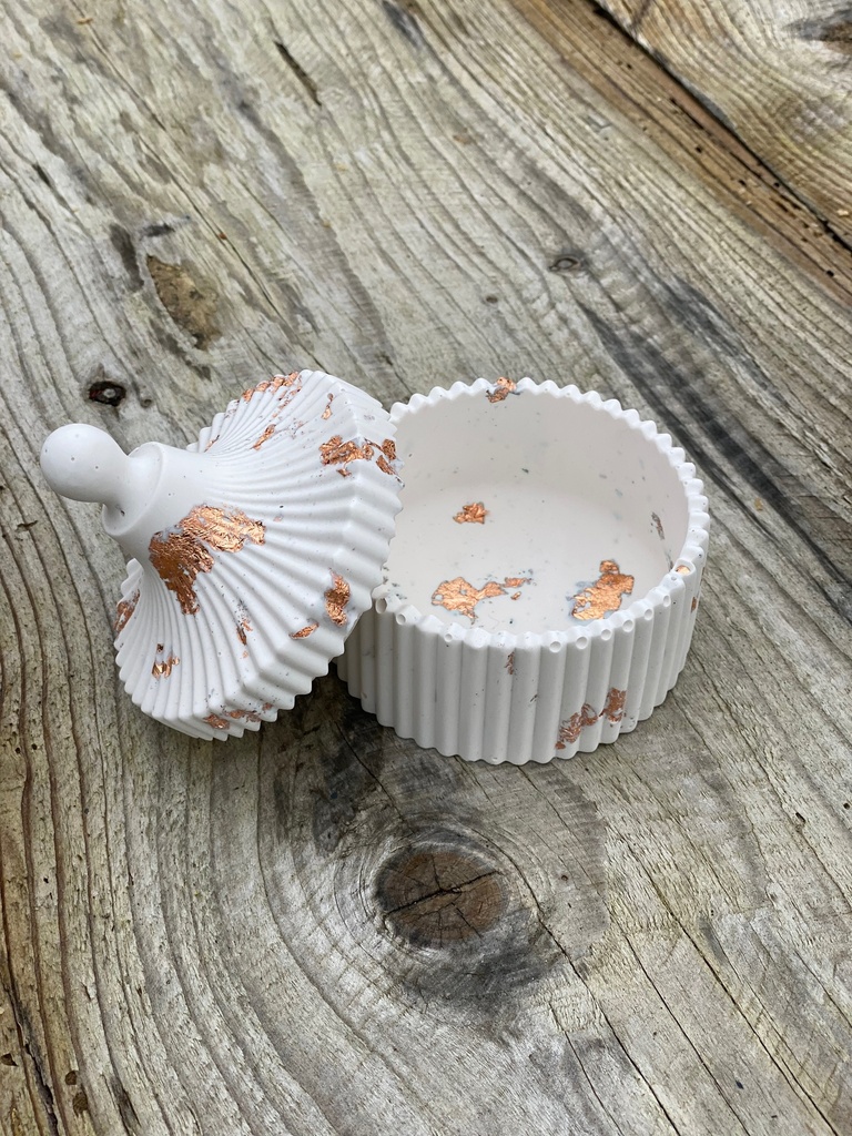 BOÎTE CIRQUE FEUILLES