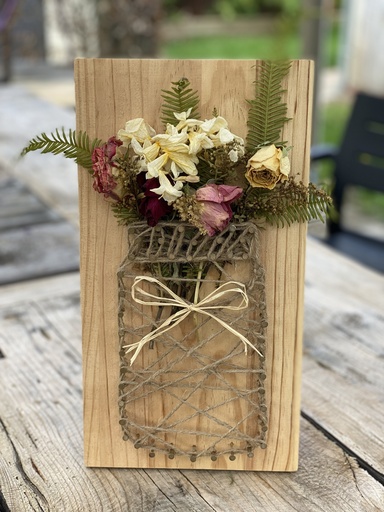 CADRE POT DE FLEURS CLOUS